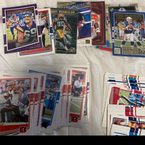 NFL 2019-2021 Random Card Lot (65) - Picture 5 of 7
